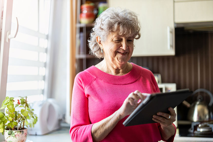 How Social Media Helps You Stay Connected While Aging In Assisted Living Homes In Pinehurst, NC