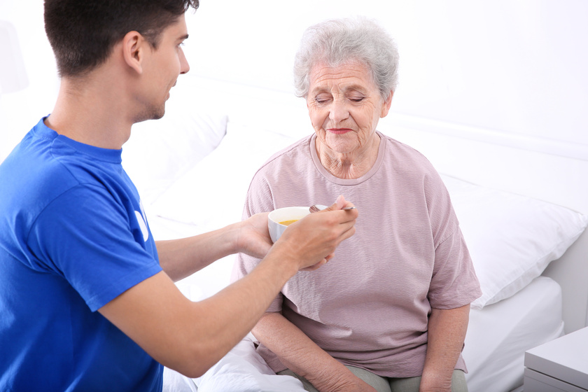 3 Ways Memory Care In Laurinburg, NC Helps Alzheimer's Patients With Poor Appetite